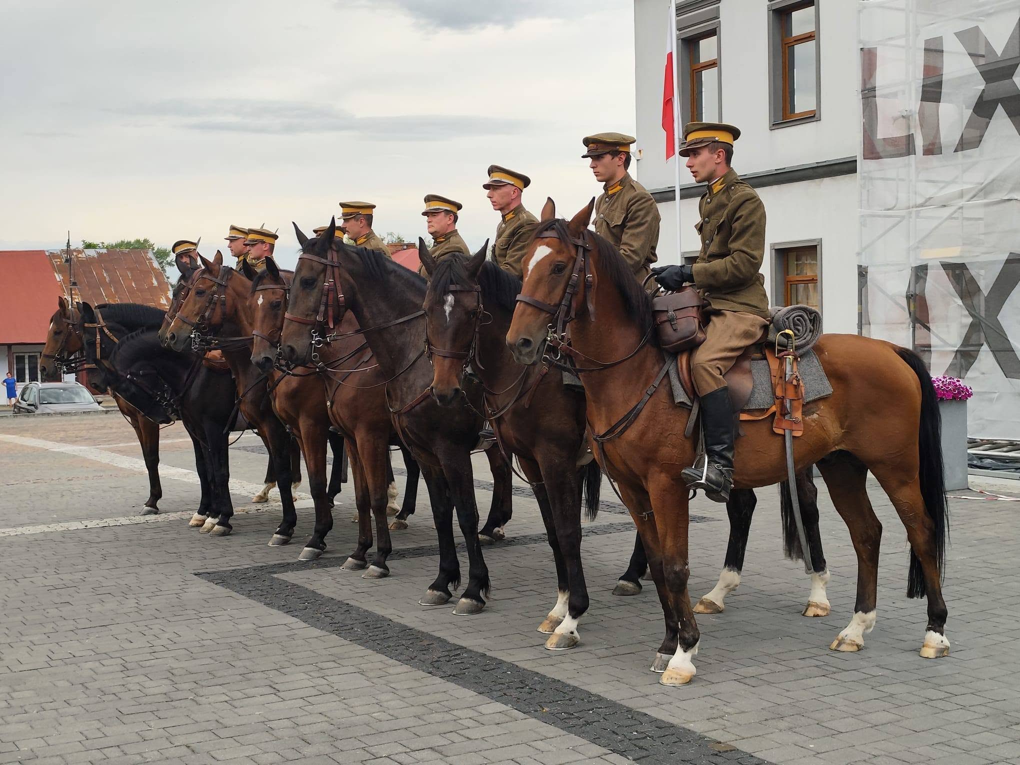 Przejazd kawalerzystów przez Wojsławice